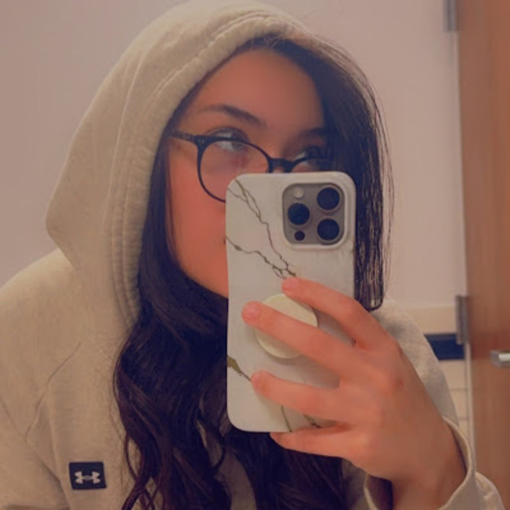 Meet your Posher, Adria